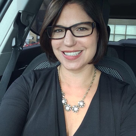 Meet your Posher, Heather - Picture 2 of 3